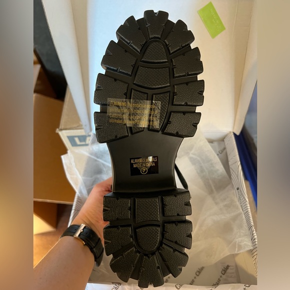 🆕 Chase + Chloe Women’s Lug Sole Light Weight Lace Up Combat Ankle Boots - Picture 2 of 4